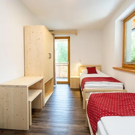 The Woodland Nook - Two Bedroom With Balcony *