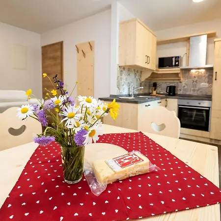 The Woodland Nook - Two Bedroom With Balcony Apartment