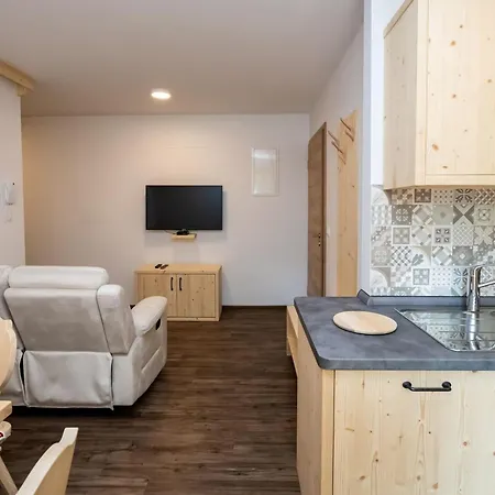 The Woodland Nook - Two Bedroom With Balcony Апартаменты Бохинь