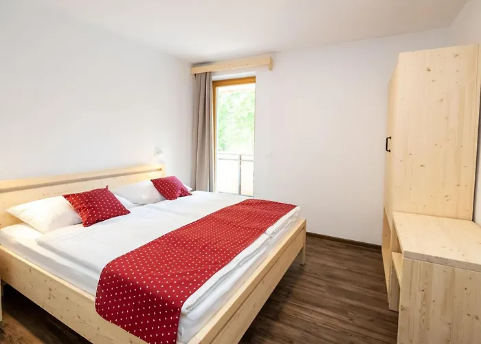 The Woodland Nook - Two Bedroom With Balcony *