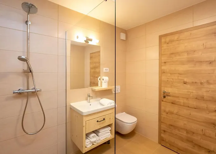 Апартаменты The Woodland Nook - Two Bedroom With Balcony