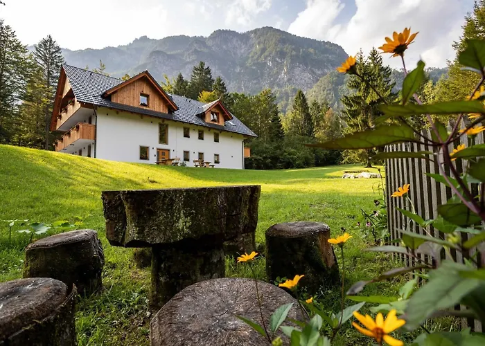 The Woodland Nook - Two Bedroom With Balcony Апартаменты *