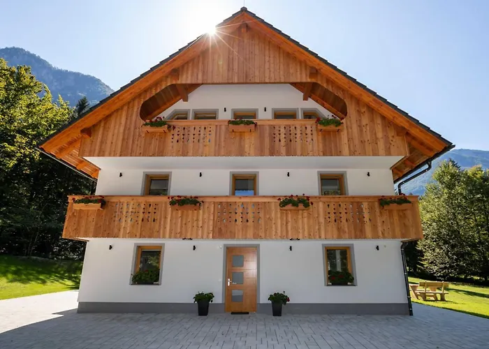 Апартаменты The Woodland Nook - Two Bedroom With Balcony *